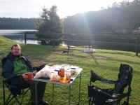 Frühstück im Sonnenschein.